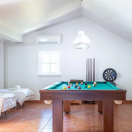 Aroeira, Private Pool, Space For 8 Guests *