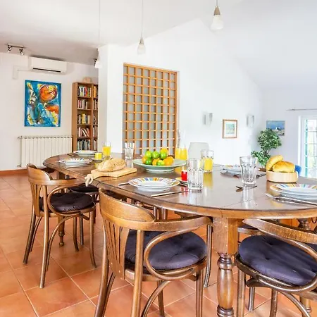 Aroeira, Private Pool, Space For 8 Guests 빌라 세투발