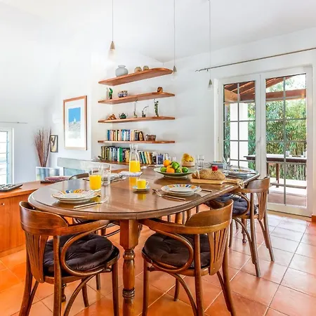 Aroeira, Private Pool, Space For 8 Guests *