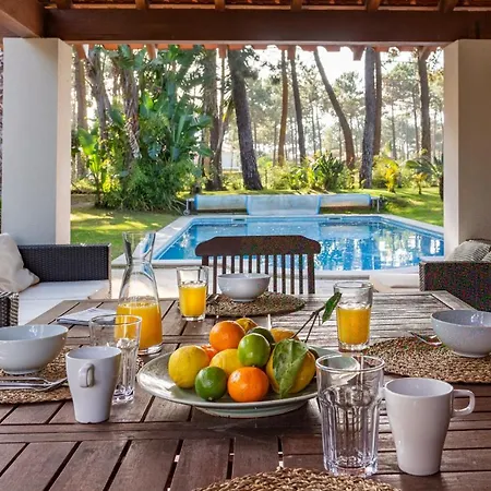 Aroeira, Private Pool, Space For 8 Guests 세투발