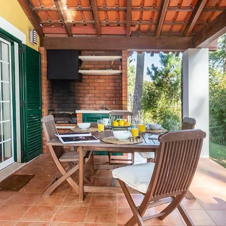 빌라 Aroeira, Private Pool, Space For 8 Guests